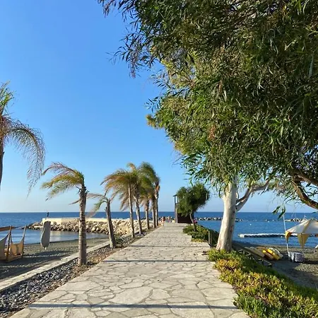 Apartment Promo Amathus Holiday